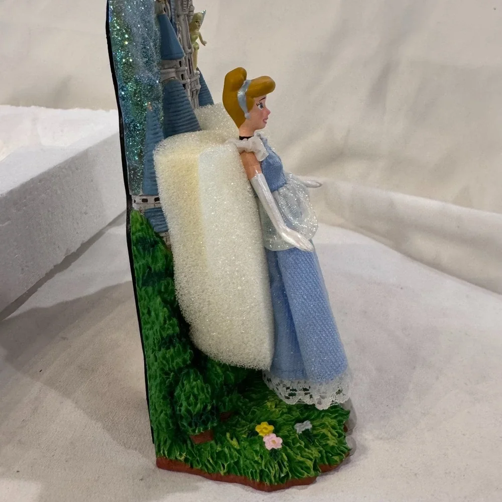 VTG Disney Parks Exclusive 3D Cinderella Picture Frame Magic Kingdom Princess